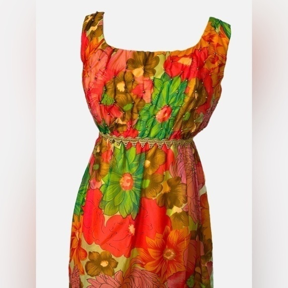 Vintage 60’s/70’s Bright Floral poly‎ crepe chiffon Maxi with Mock Smocking - Picture 4 of 11